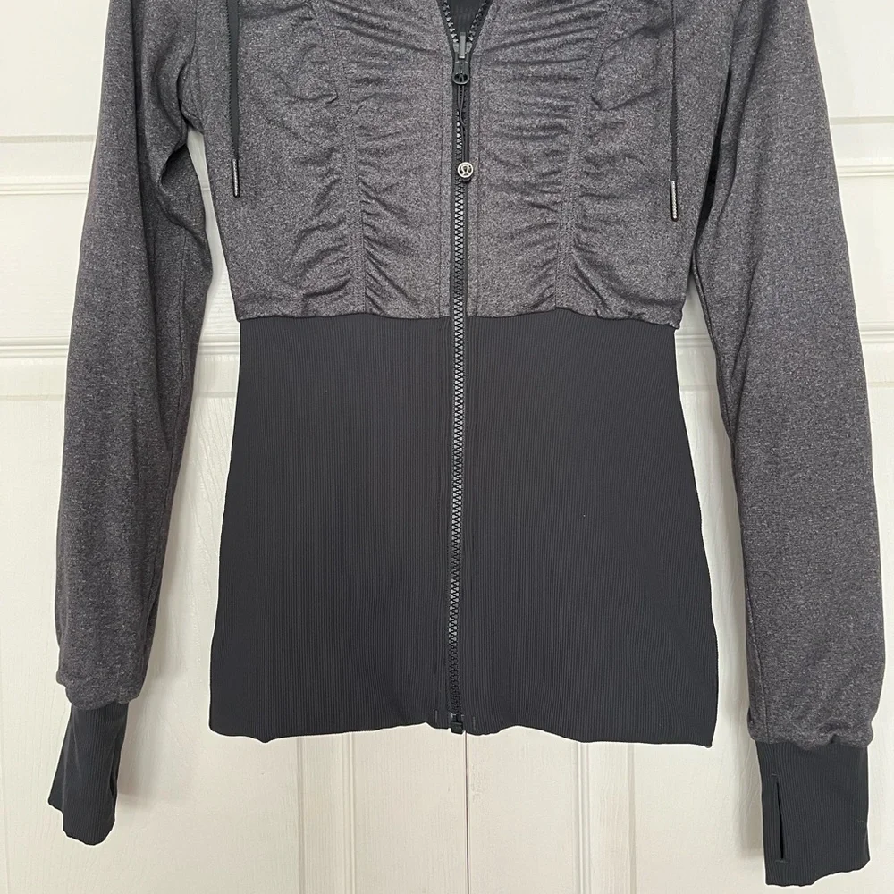 {Lululemon} Dance Studio Reversible Jacket in Black - Women's 4 ruffled